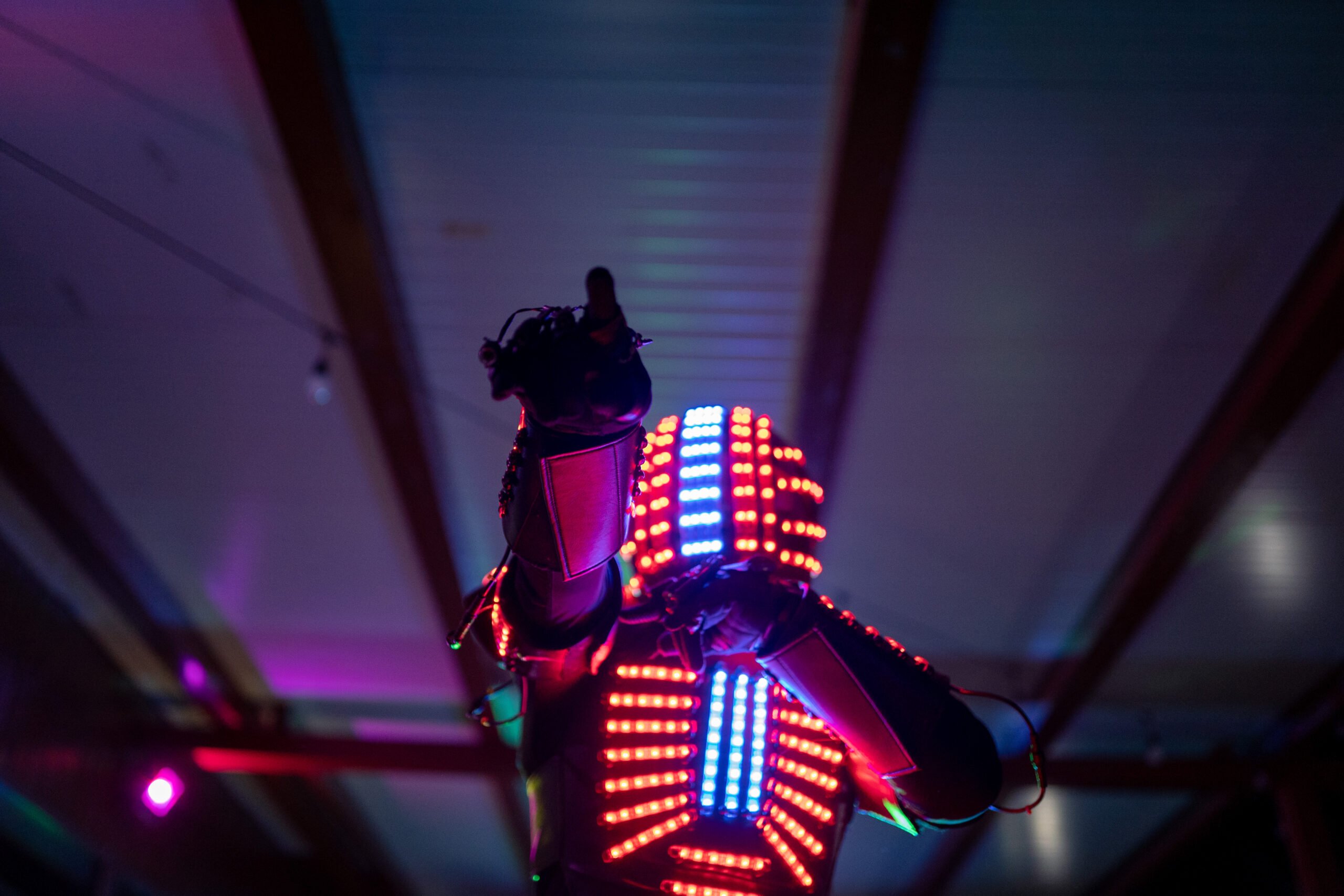 Robot luces hora loca